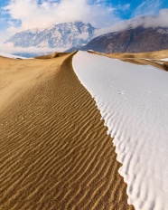 唯美沙漠山脉风景图片