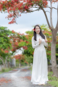 越南白色越服美女图片