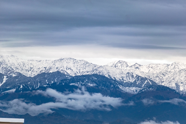 冬季自然雪山风景图片