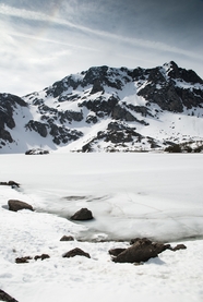 坎塔布连山脉冬季风光图片