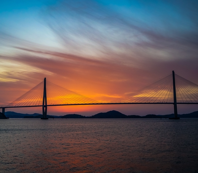 韩国汉城吊桥黄昏美景图片