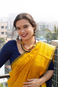 印度传统礼服美女图片