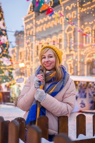 莫斯科圣诞集市美女写真图片