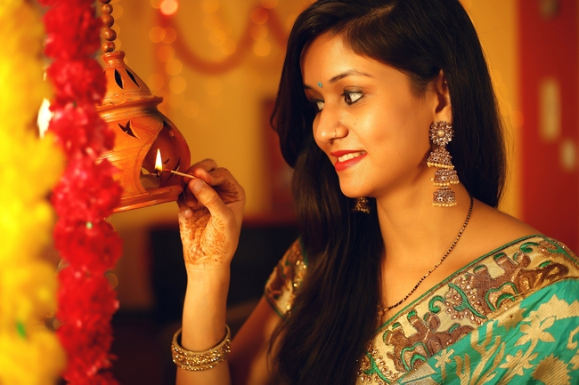 印度排灯节传统服饰美女图片