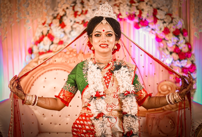 印度传统婚纱服饰美女图片