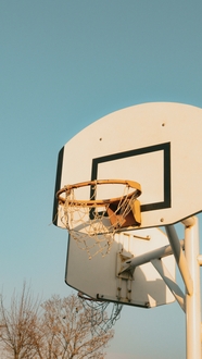 篮球场篮球架摄影图片