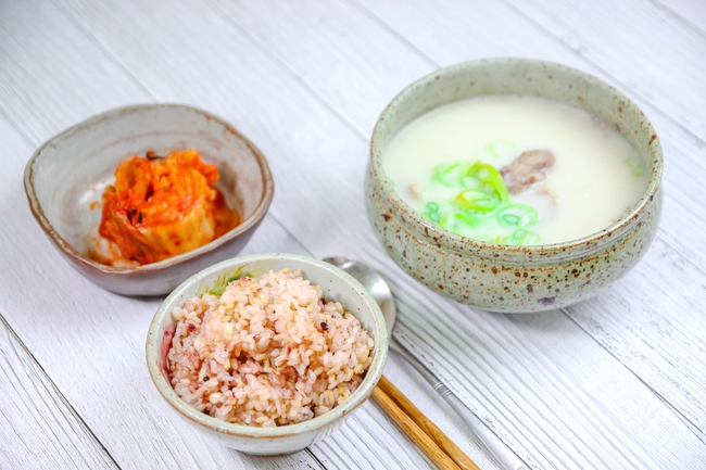 韩式拌饭泡菜鱼汤图片