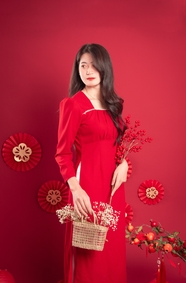 亚洲红色喜气红色长裙美女图片写真