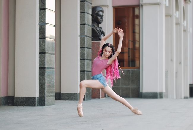 芭蕾舞美女练功图片