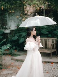 亚洲美女一个人婚纱写真摄影图片