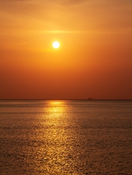 黄昏大海夕阳氛围感图片