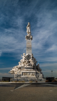 名人纪念碑雕像图片