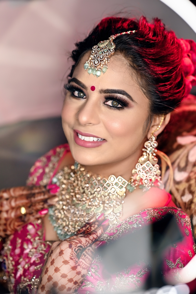 印度传统服饰新娘美女摄影图片