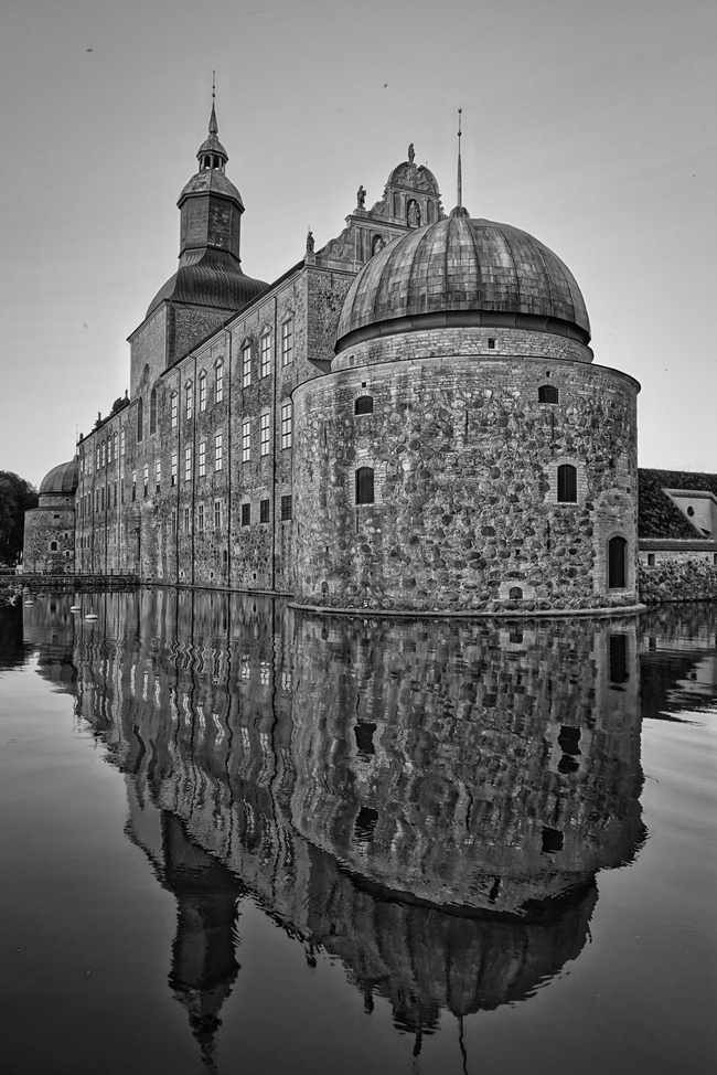 黑白风格修道院建筑摄影图片