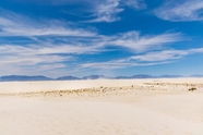 蓝色天空沙漠风光摄影图片
