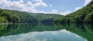 克罗地亚绿色山水湖泊风景摄影图片