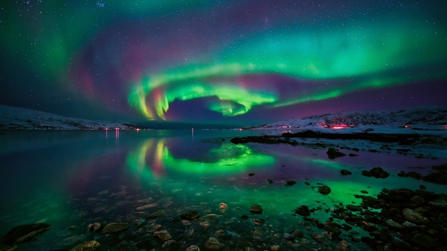 挪威绿色极光摄影图片