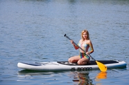 欧美美女单人划桨运动摄影图片