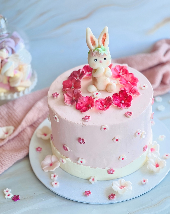 可爱兔子奶油蛋糕图片