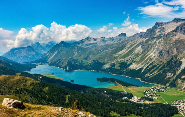 阿尔卑斯山希尔斯湖摄影图片