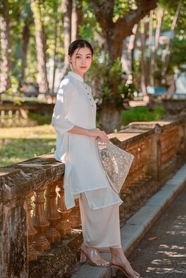 气质风格越南民族服饰美女写真图片