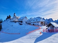 意大利野外滑雪场雪景摄影图片