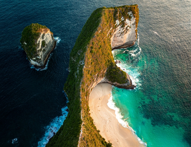 巴厘岛蓝色海岸风光摄影图片