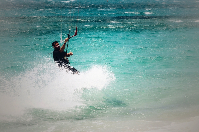 海上风筝冲浪运动摄影图片