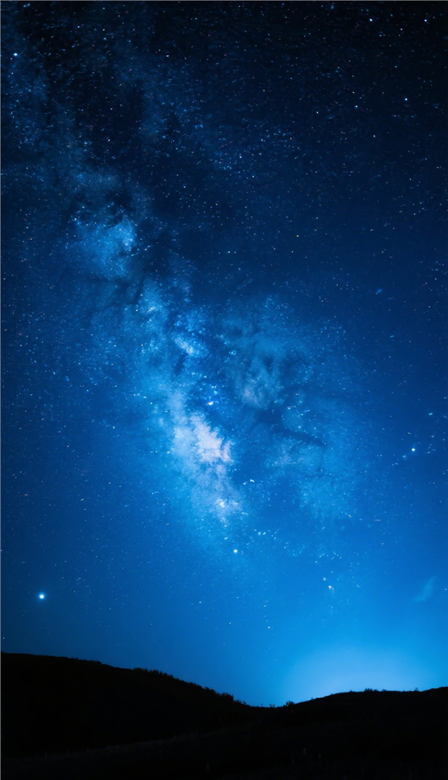 唯美梦幻蓝色星空摄影图片