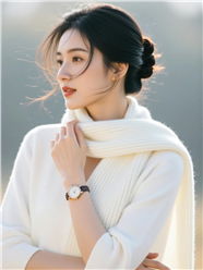 白色毛衫戴着围巾的盘发美女图片