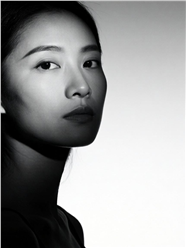 黑白风格光影艺术美女肖像写真图片