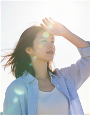 清新日系简约风美女抓拍图片