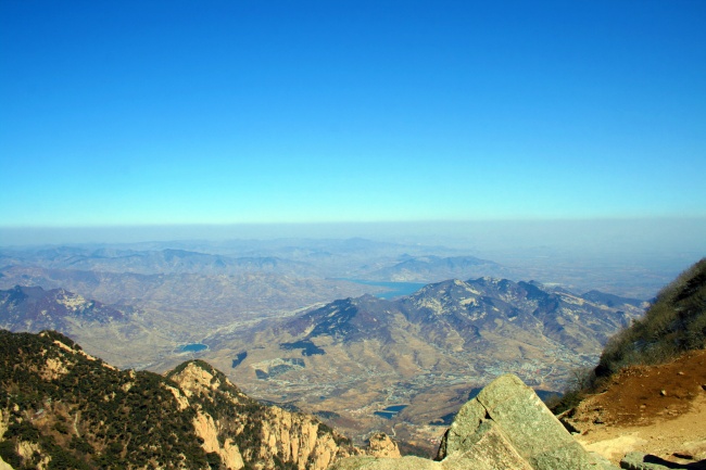 泰山俯瞰风景图片