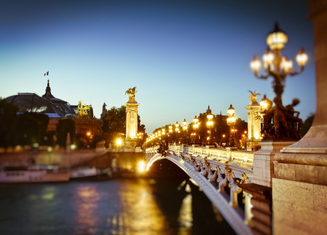 法国亚历山大三世桥夜景图片