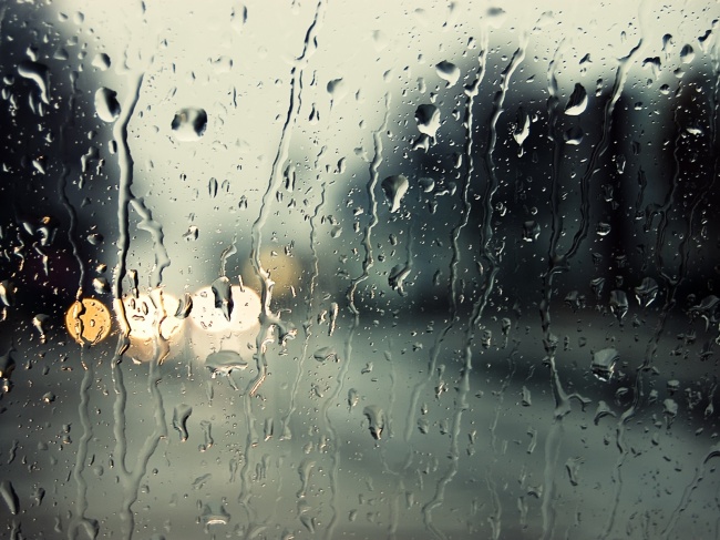 ‘~雨天车窗雨水图片  ~’ 的图片