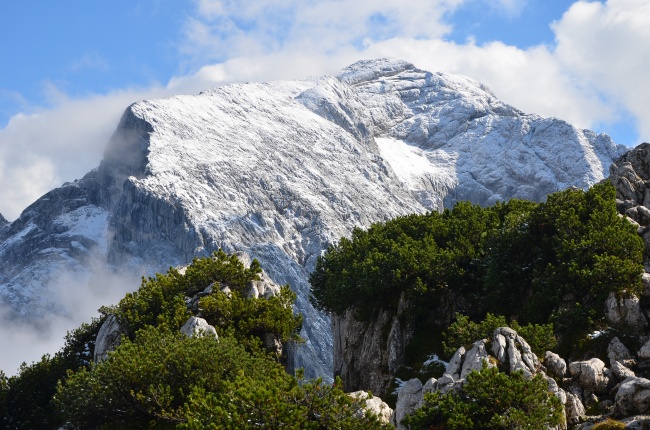 崇山峻岭风景图片