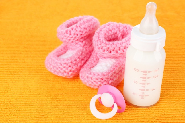 婴儿鞋奶瓶图片