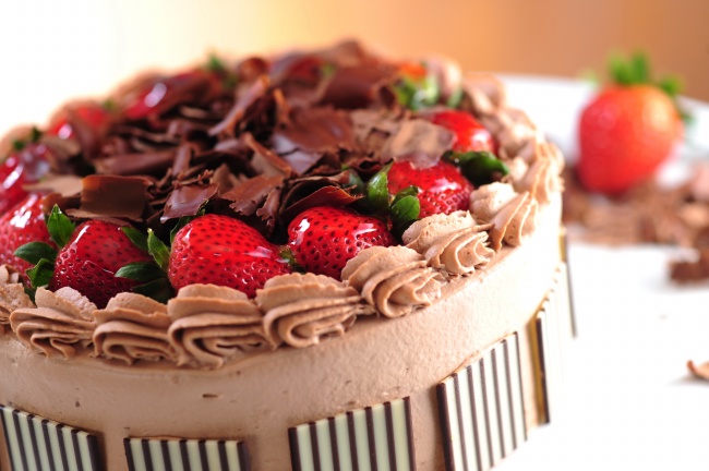 ‘~草莓巧克力装饰蛋糕图片  ~’ 的图片