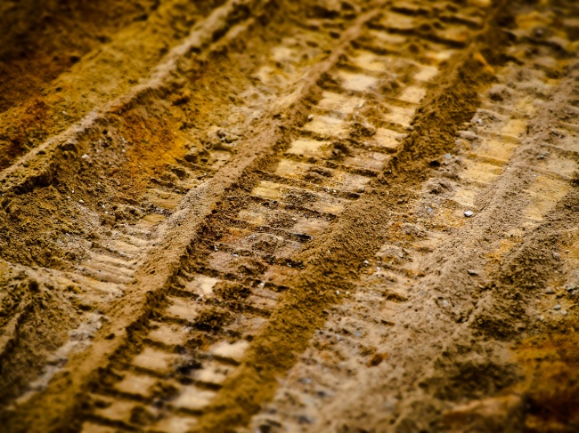 沙地轮胎痕迹图片