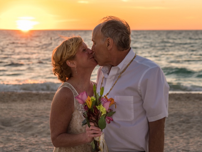 ‘~结婚纪念日沙滩婚礼图片  ~’ 的图片