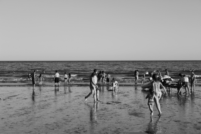 黑白夏日海边风景图片