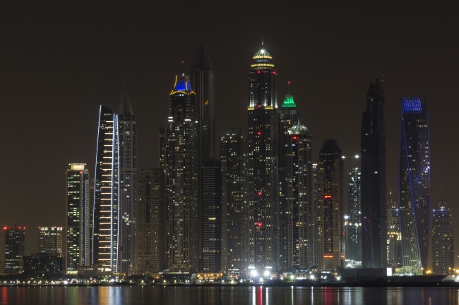 迪拜摩天大楼灯光夜景图片