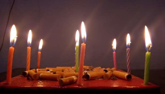 生日快乐蜡烛烛光图片