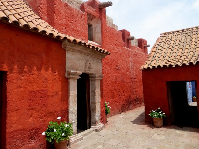 红漆墙古代建筑图片