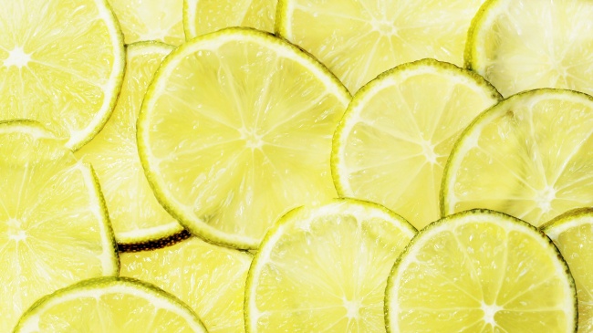 黄色柠檬片图片