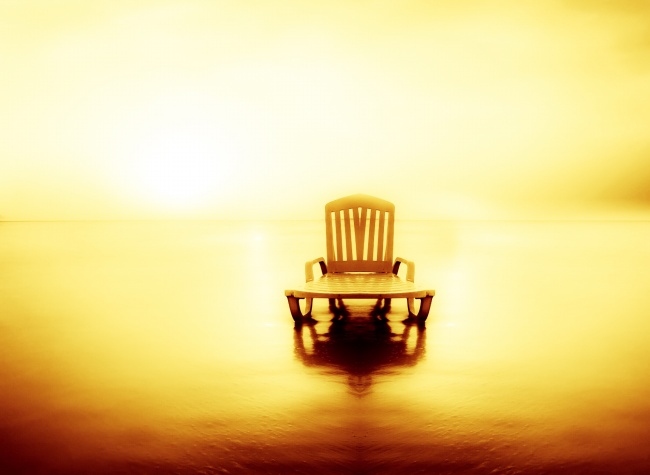 ‘~黄色黄昏非主流躺椅图片  ~’ 的图片