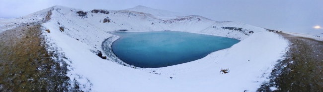 雪山天池风景图片