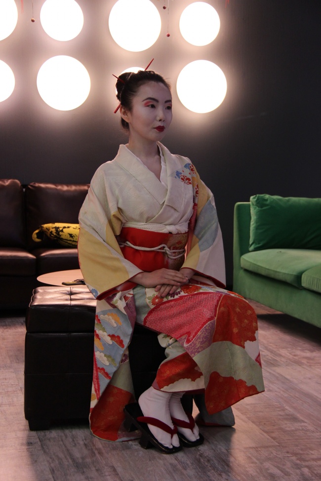 古典日本美女坐姿图片