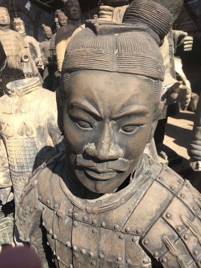 秦兵马俑雕像图片