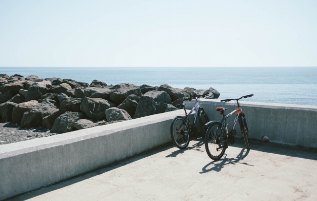 海边自行车图片